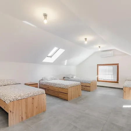 Triglav Apartmaji * בובק