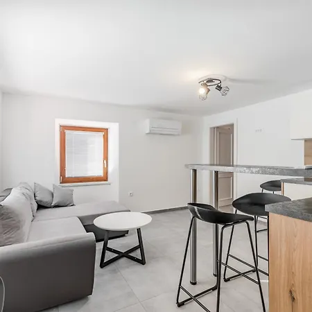 Triglav Apartmaji * בובק