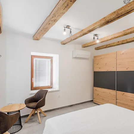 Triglav Apartmaji דירה